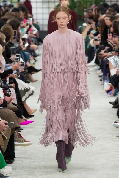 Look 27
